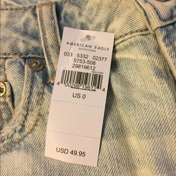 Women’s American Eagle Denim Distressed Shorts - Picture 3 of 3